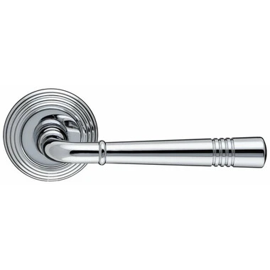 Extreza GUSTO 334 на розетке R05 полированный хром F04