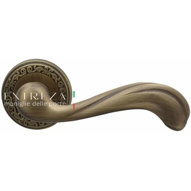 Extreza NINA (Нина) 317 на розетке R06 матовая бронза F03